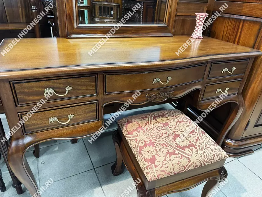 Туалетный стол c зеркалом Lyon CT03  